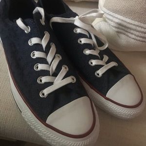 Never Worn Converse Navy Eye-Lit Lace up sneakers